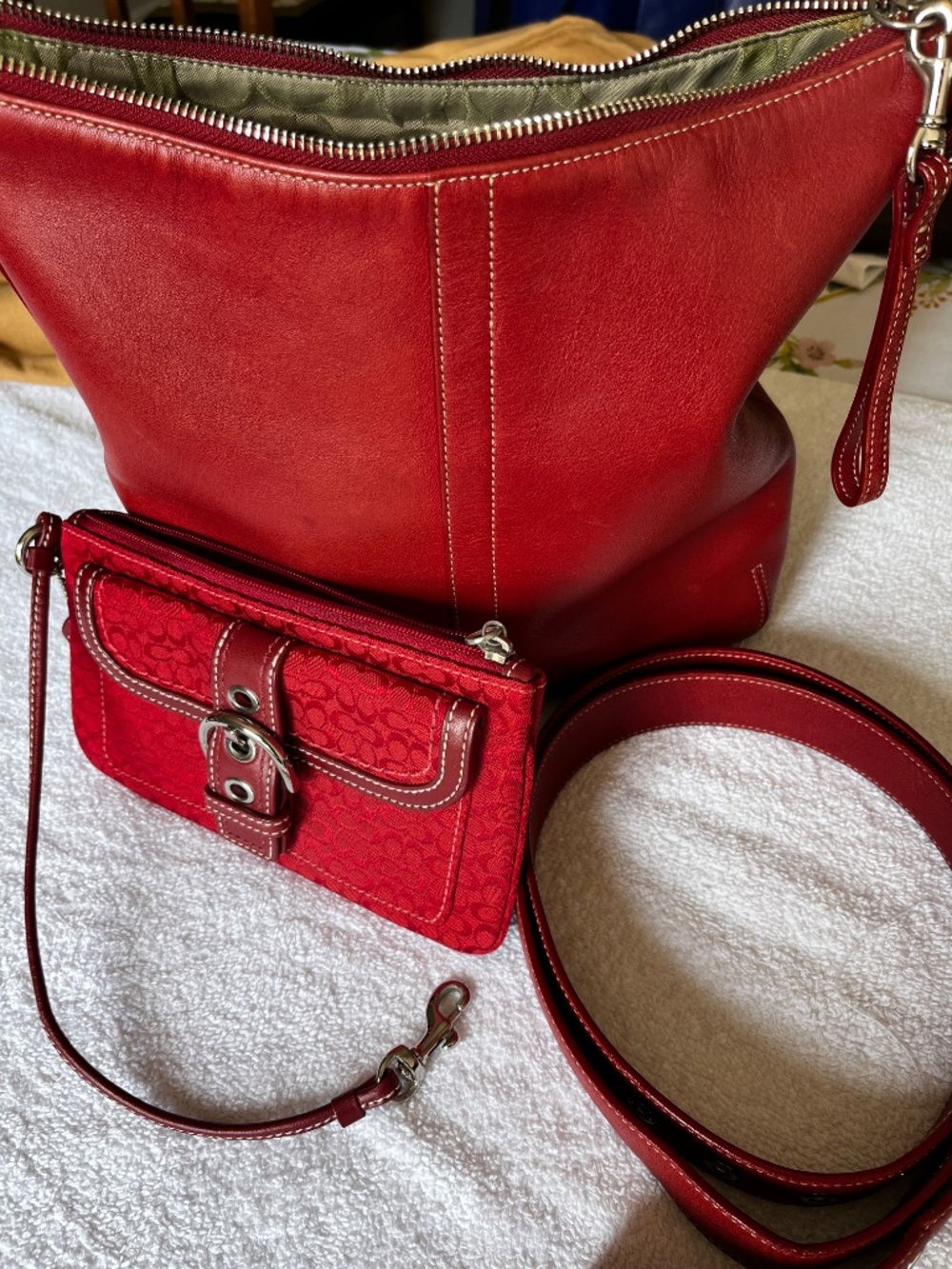 AUTHENTIC COACH Apple Red Slim Hobo/crossbody/Bucket bag #9326 & Wristlet bundle
